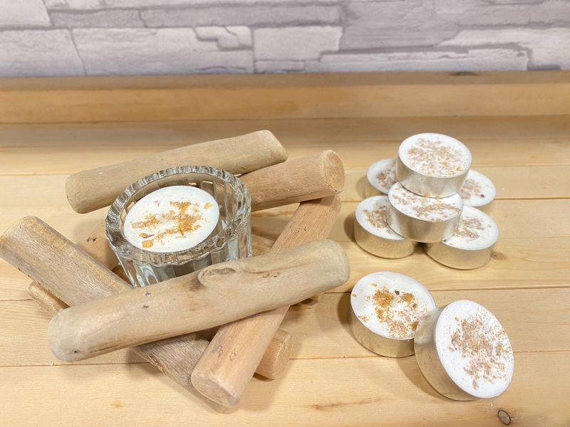 【淨化與祝福】 聖木蠟燭散發著溫暖的木質香氣，帶來淨化、平和和祝福的力量。 點燃蠟燭，讓它在空間中散發微微香氣，能夠有效地淨化環境中的負能量，同時帶來祥和的氛圍，讓您感受到來自古老能量的祝福和保護。